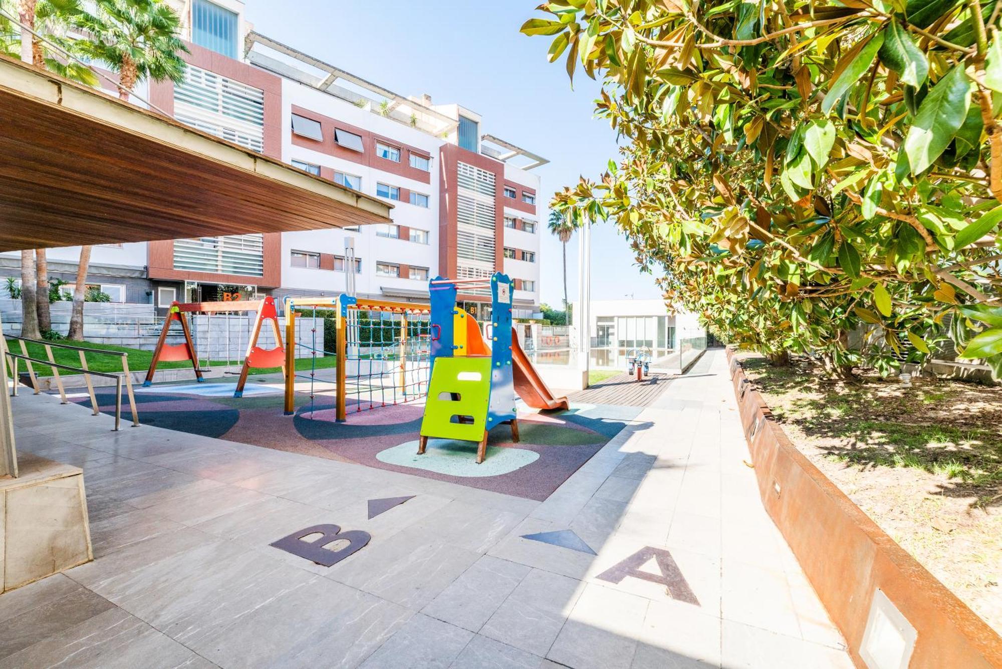 Appartamento Tuguest Avenida De La Investigacion - Free Parking Granada